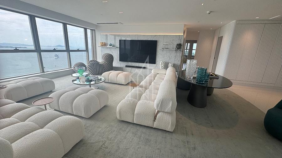 Apartamento no Edif�cio Yachthouse By Pininfarina em Balne�rio Cambori� 1