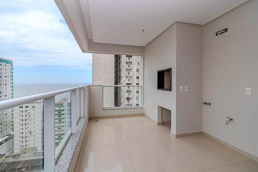 Apartamento  Quadra mar no Edif�cio La Belle Tour 1