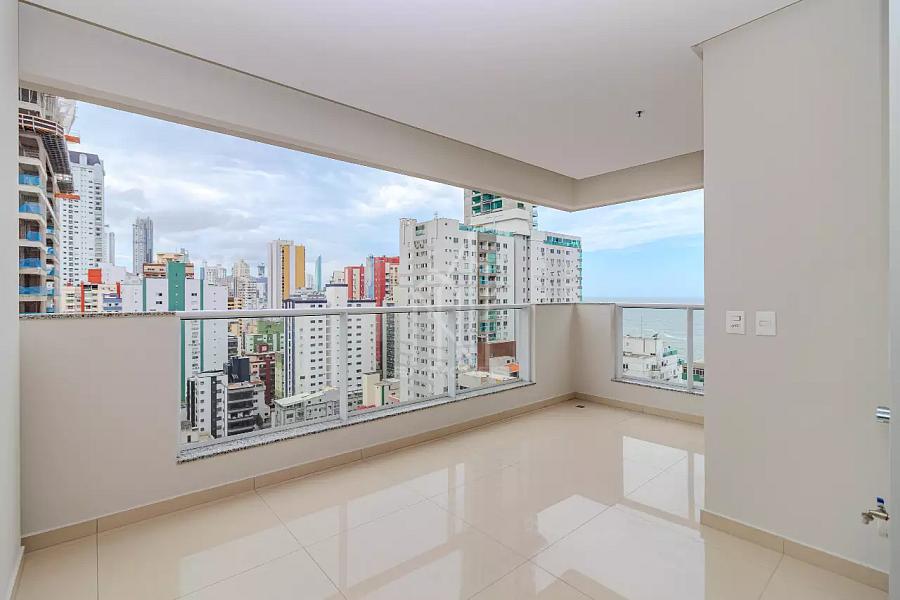 Apartamento  Quadra mar no Edif�cio La Belle Tour 1