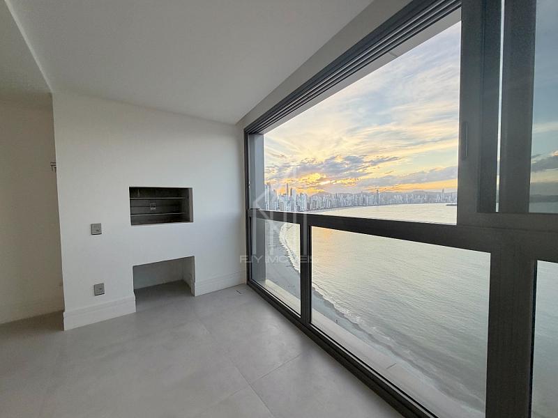Apartamento Frente mar no Edif�cio Pharos 1