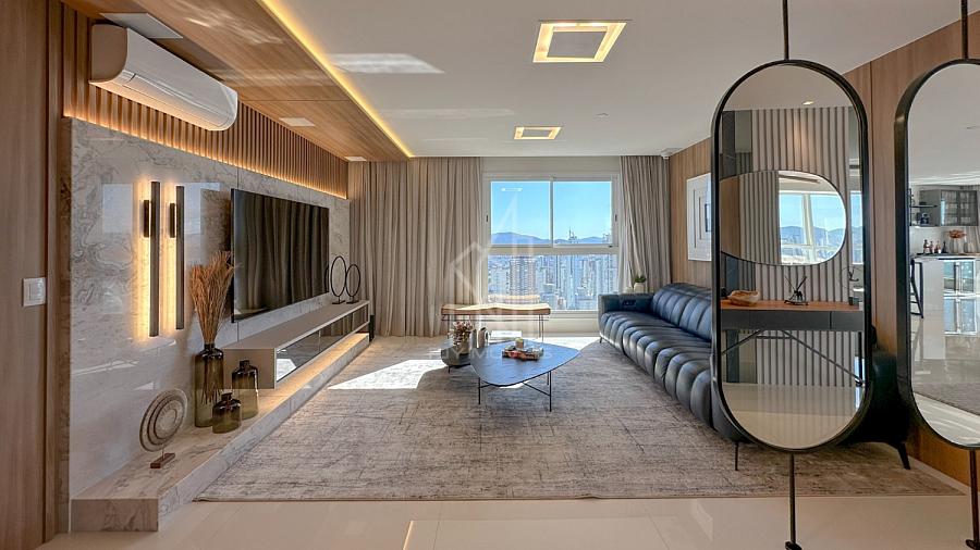 Apartamento decorado frente mar Epic Tower 1