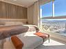Apartamento decorado frente mar Epic Tower 11