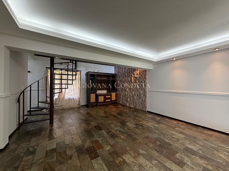 Casa com 207 m� em terreno de 1.579 m� no Am�rica 11