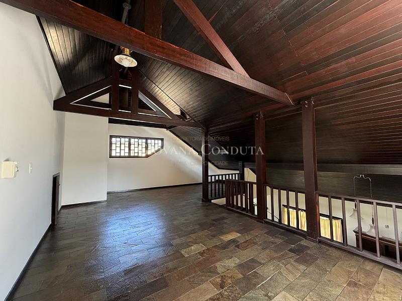 Casa com 207 m� em terreno de 1.579 m� no Am�rica 19