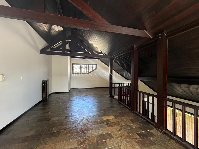 Casa com 207 m� em terreno de 1.579 m� no Am�rica 20