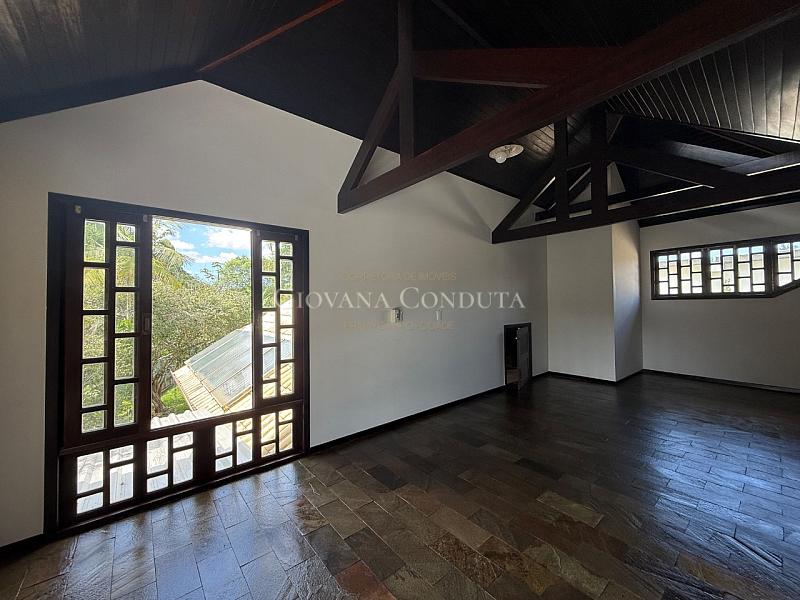 Casa com 207 m� em terreno de 1.579 m� no Am�rica 21