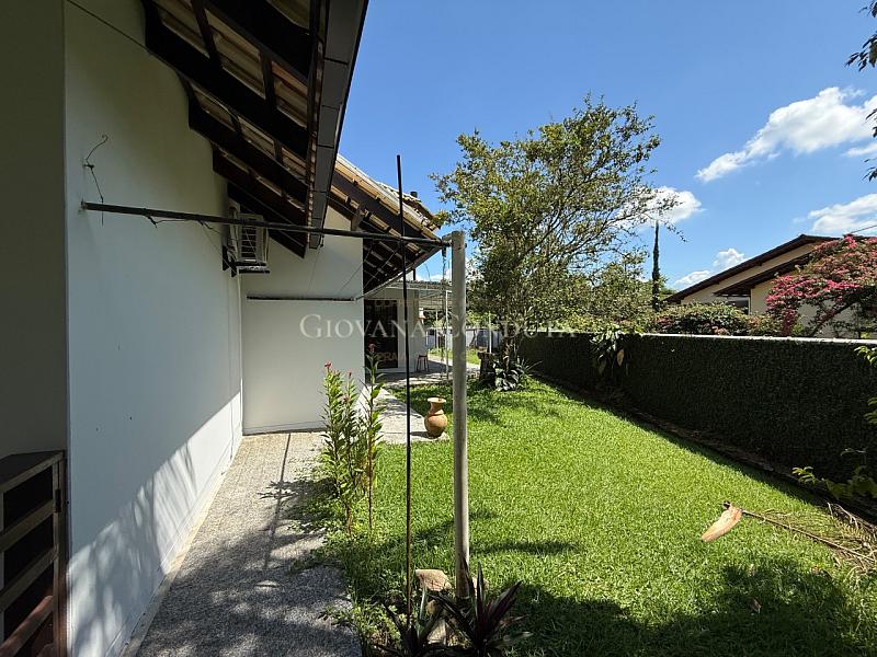 Casa com 207 m� em terreno de 1.579 m� no Am�rica 3