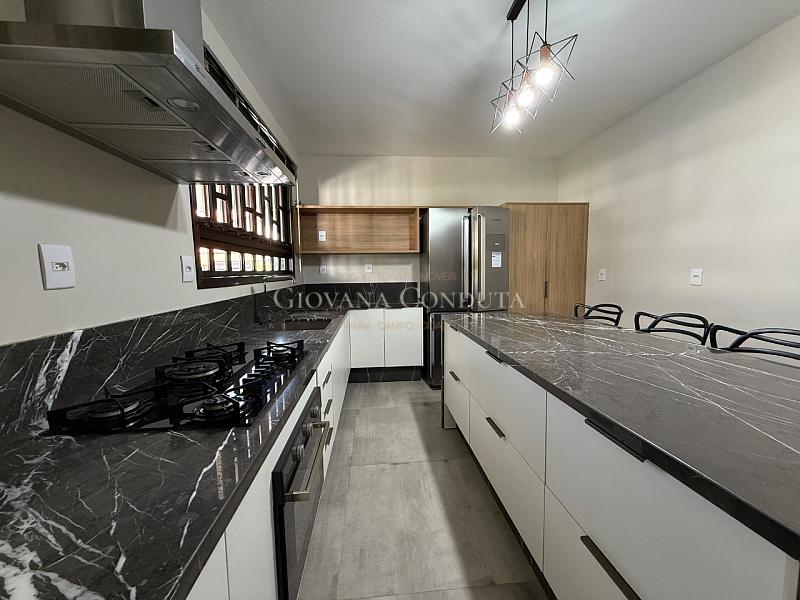 Casa com 207 m� em terreno de 1.579 m� no Am�rica 9