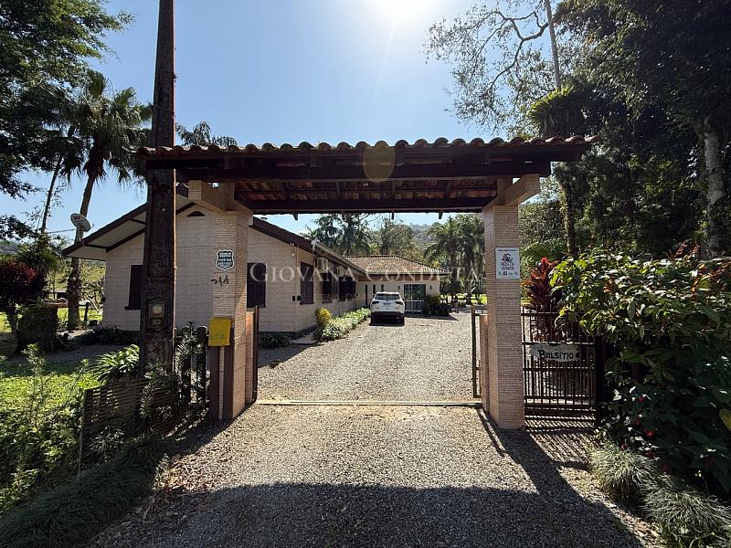 Ch�cara � venda na Estrada Bonita � 10.225 m� 3
