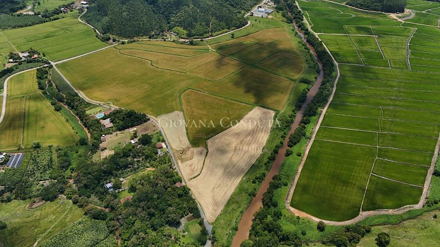 �rea rural escriturada com 67 hectares �s margens do Rio Pira� em Araquari - Morro do Jacu 12