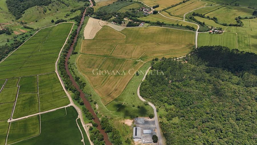 �rea rural escriturada com 67 hectares �s margens do Rio Pira� em Araquari - Morro do Jacu 14