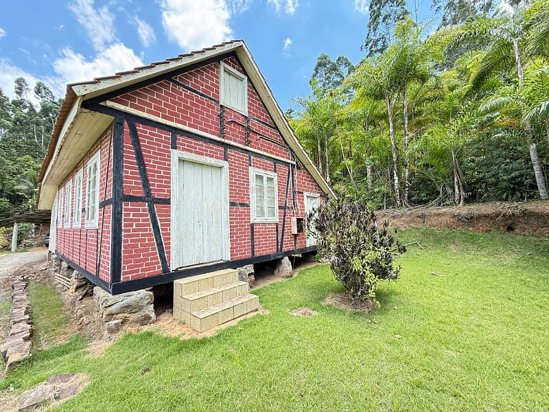 �rea rural escriturada com 67 hectares �s margens do Rio Pira� em Araquari - Morro do Jacu 4