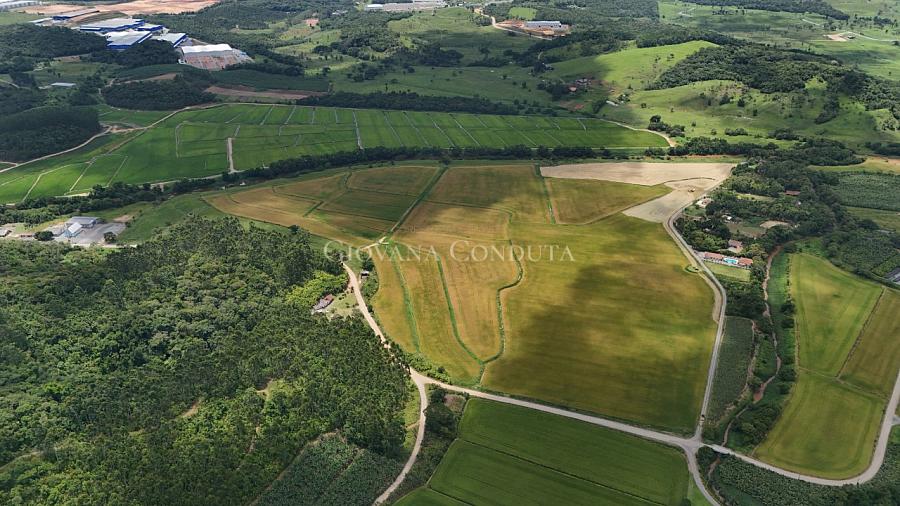 �rea rural escriturada com 67 hectares �s margens do Rio Pira� em Araquari - Morro do Jacu 6