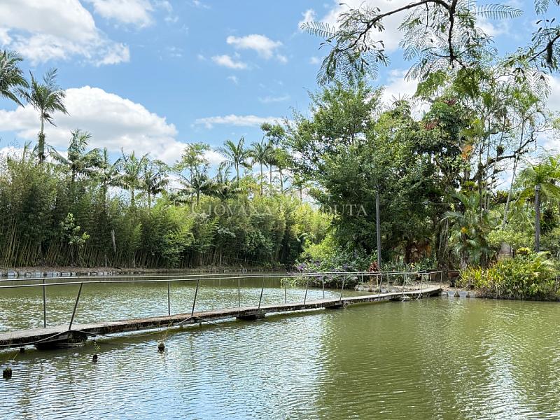 Ch�cara com 18.422 m�, rios, piscina natural e pavilh�o para eventos na Rodovia SC-108 - Vila Nova 4