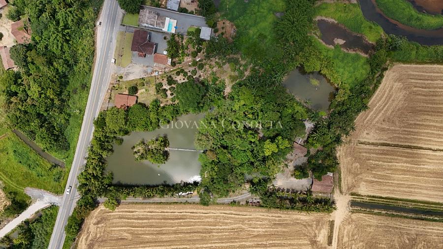 Ch�cara com 18.422 m�, rios, piscina natural e pavilh�o para eventos na Rodovia SC-108 - Vila Nova 12