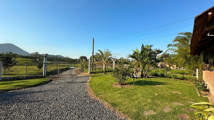 Ch�cara com 158.900 m�, duas casas enxaimel centen�rias e lagos a 14 km do centro - Estrada Comprida, Vila Nova 7