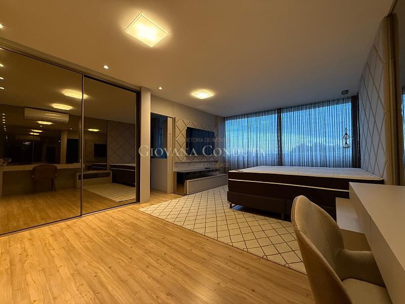 Apartamento 250 m² B. Atiradores 11