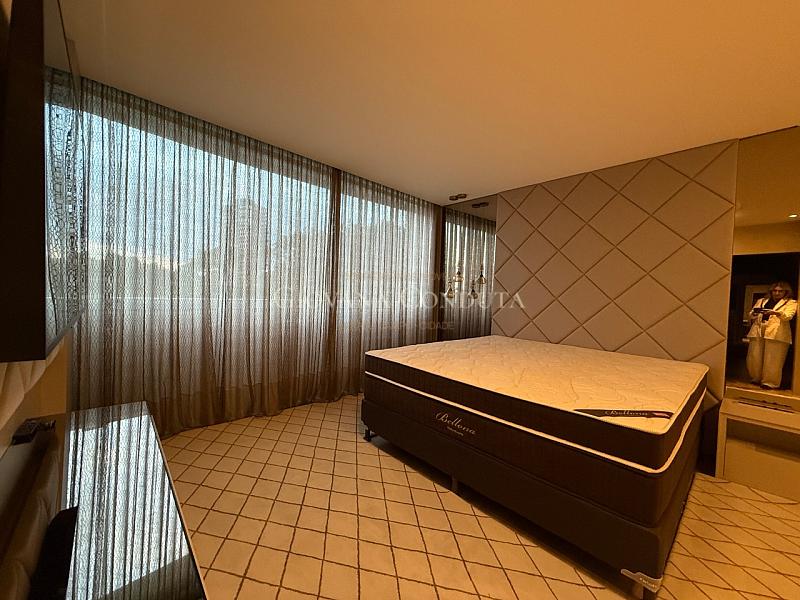 Apartamento 250 m² B. Atiradores 12