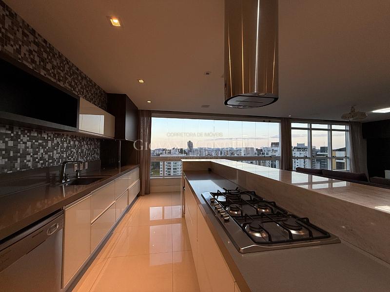 Apartamento 250 m² B. Atiradores 2