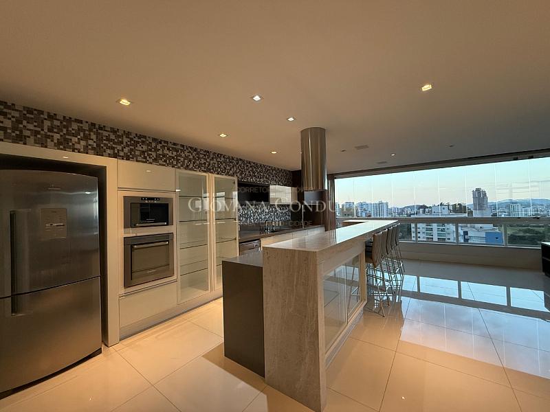 Apartamento 250 m² B. Atiradores 3