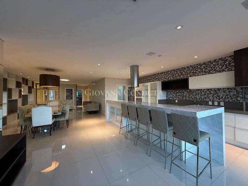 Apartamento 250 m² B. Atiradores 5