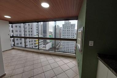 3 Dormitórios Quadra Mar