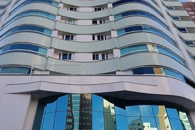 Apartamento com 2 quartos à venda, 91m², 3 banheiros, 2 garagens - Centro - Balneário Camboriú