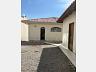 Casa ampla de 4 dormi6t�rios no centro 8