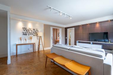 Apartamento à venda de 187m²  Mobiliado no Itaim Bibi