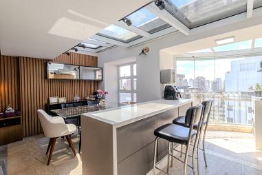 Cobertura à venda Mobiliada de 100m², 2 dormitórios no Itaim Bibi