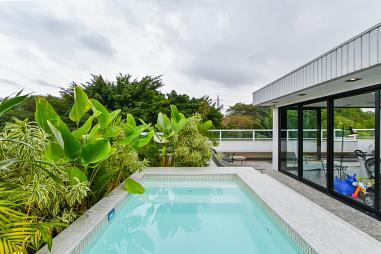 Cobertura à venda de 260m² no bairro Alto de Pinheiros