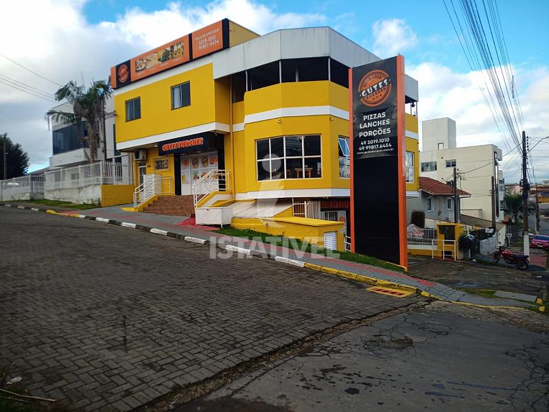 CASA E SALAS COMERCIAIS 1