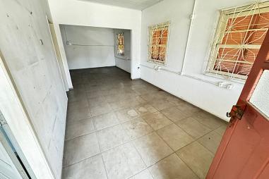 Casa Comercial  à Venda na Barra do Rio, Itajaí - SC