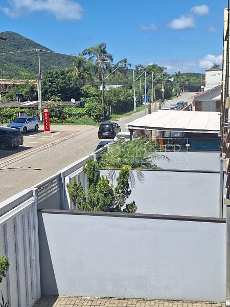 Investimento em Penha: Pousada Próxima à Praia de Armação — foto 2