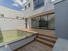 CASA EM CONDOMIN�O FECHADO NO GL�RIA 16