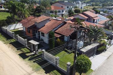 Casas à Venda com 1 Suíte - Juliano Teixeira Corretor de Imóveis