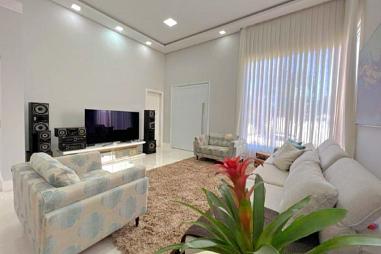 Excelente casa terrea em condominio - 367m²