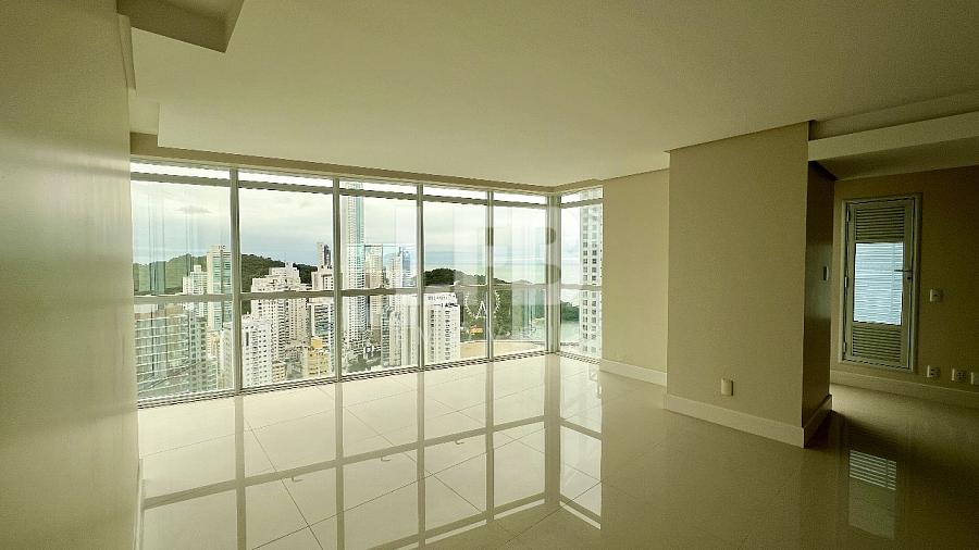 Apartamento com 4 suítes e vista mar em Balneário Camboriú. — foto 4