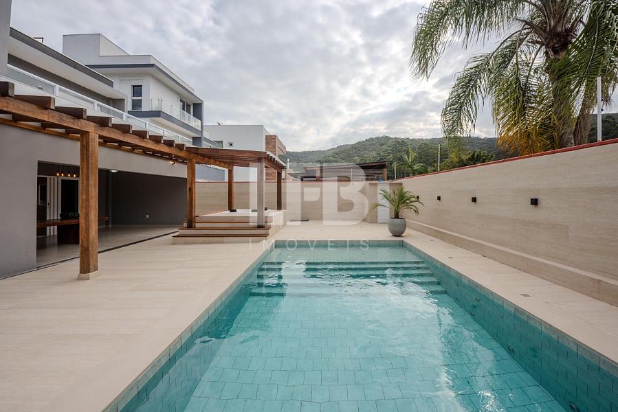 Casa com 4 suítes no Condomínio Haras Rio do Ouro em Balneário Camboriú — foto 4