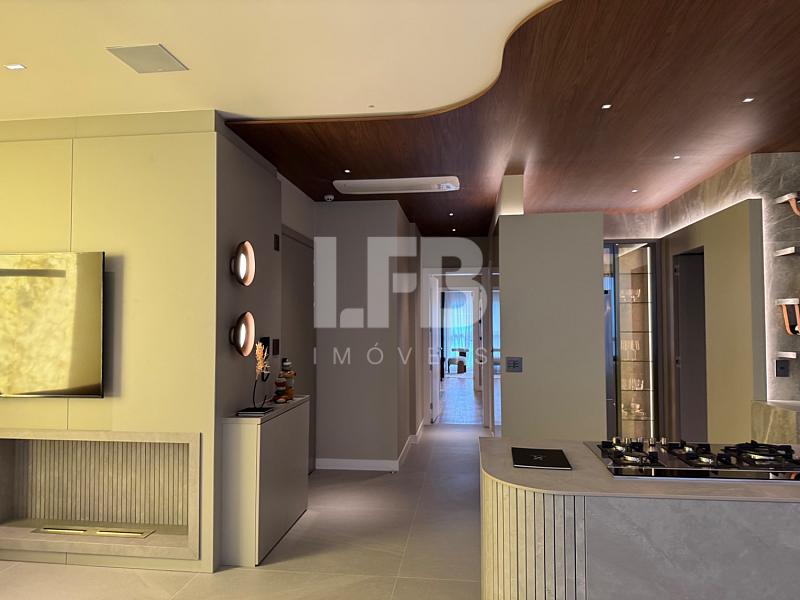 Apartamento com 4 quartos à venda, 180m², 5 banheiros, 3 garagens - Centro - Balneário Camboriú — foto 3