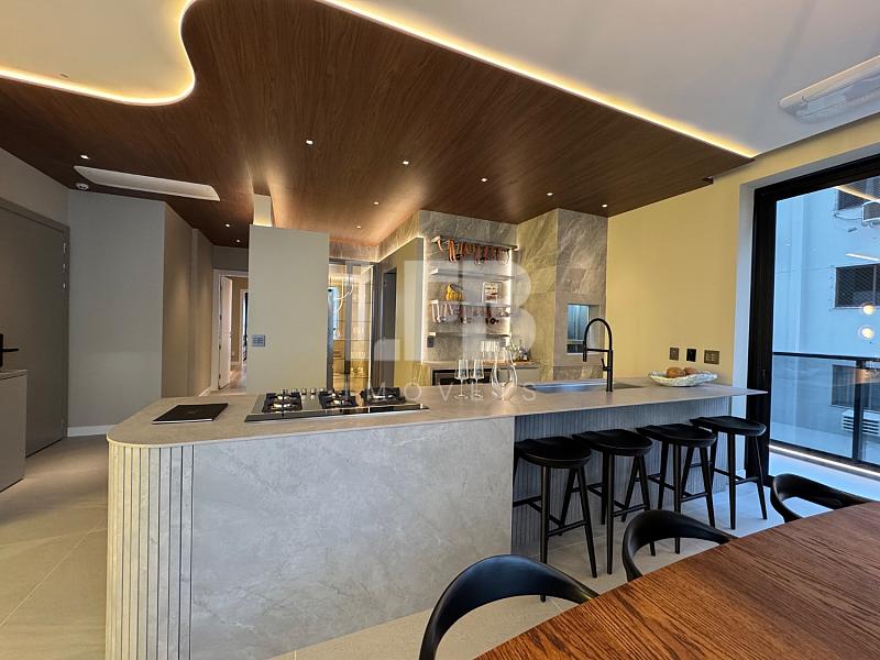 Apartamento com 4 quartos à venda, 180m², 5 banheiros, 3 garagens - Centro - Balneário Camboriú — foto 2