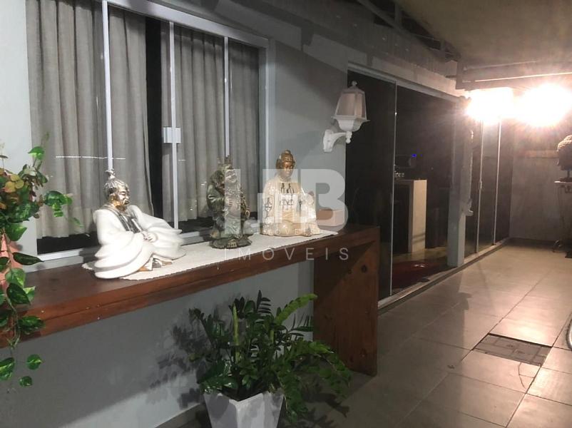 Casa na Praia dos Amores em Balneário Camboriú com 5 dormitórios, piscina e quiosque — foto 7