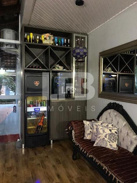 Casa na Praia dos Amores em Balneário Camboriú com 5 dormitórios, piscina e quiosque — foto 3