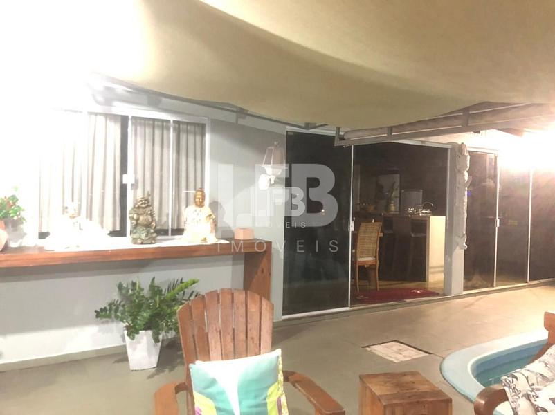 Casa na Praia dos Amores em Balneário Camboriú com 5 dormitórios, piscina e quiosque — foto 29