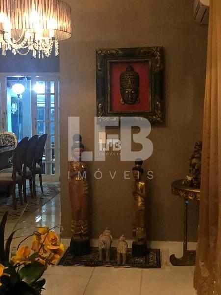 Casa na Praia dos Amores em Balneário Camboriú com 5 dormitórios, piscina e quiosque — foto 6