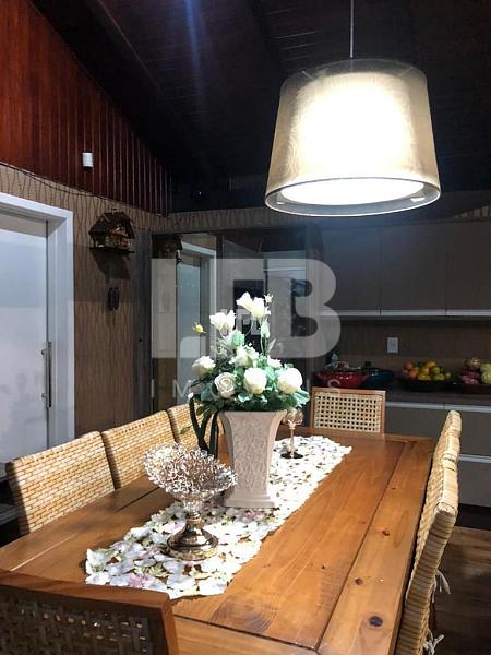 Casa na Praia dos Amores em Balneário Camboriú com 5 dormitórios, piscina e quiosque — foto 18