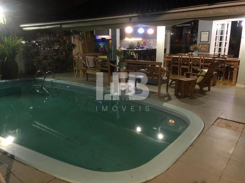 Casa na Praia dos Amores em Balneário Camboriú com 5 dormitórios, piscina e quiosque — foto 5