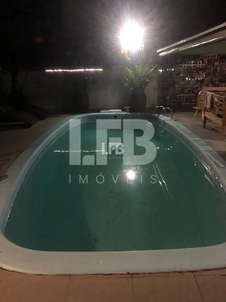 Casa na Praia dos Amores em Balneário Camboriú com 5 dormitórios, piscina e quiosque — foto 19