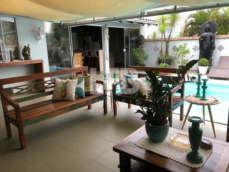 Casa na Praia dos Amores em Balneário Camboriú com 5 dormitórios, piscina e quiosque — foto 22