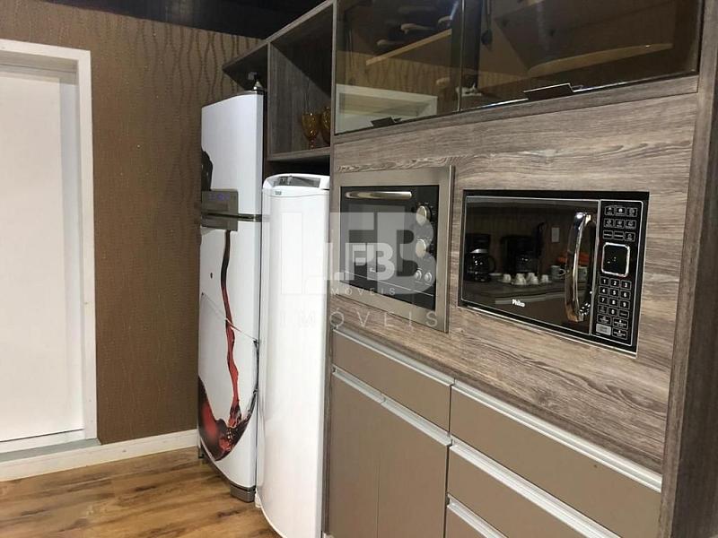 Casa na Praia dos Amores em Balneário Camboriú com 5 dormitórios, piscina e quiosque — foto 13